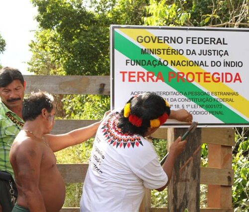 Yanomami leader killed and teenager injured by illegal miners, denounces association
